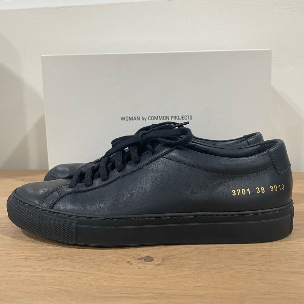 Woman by Common Projects Original Achilles Low Navy Size 38